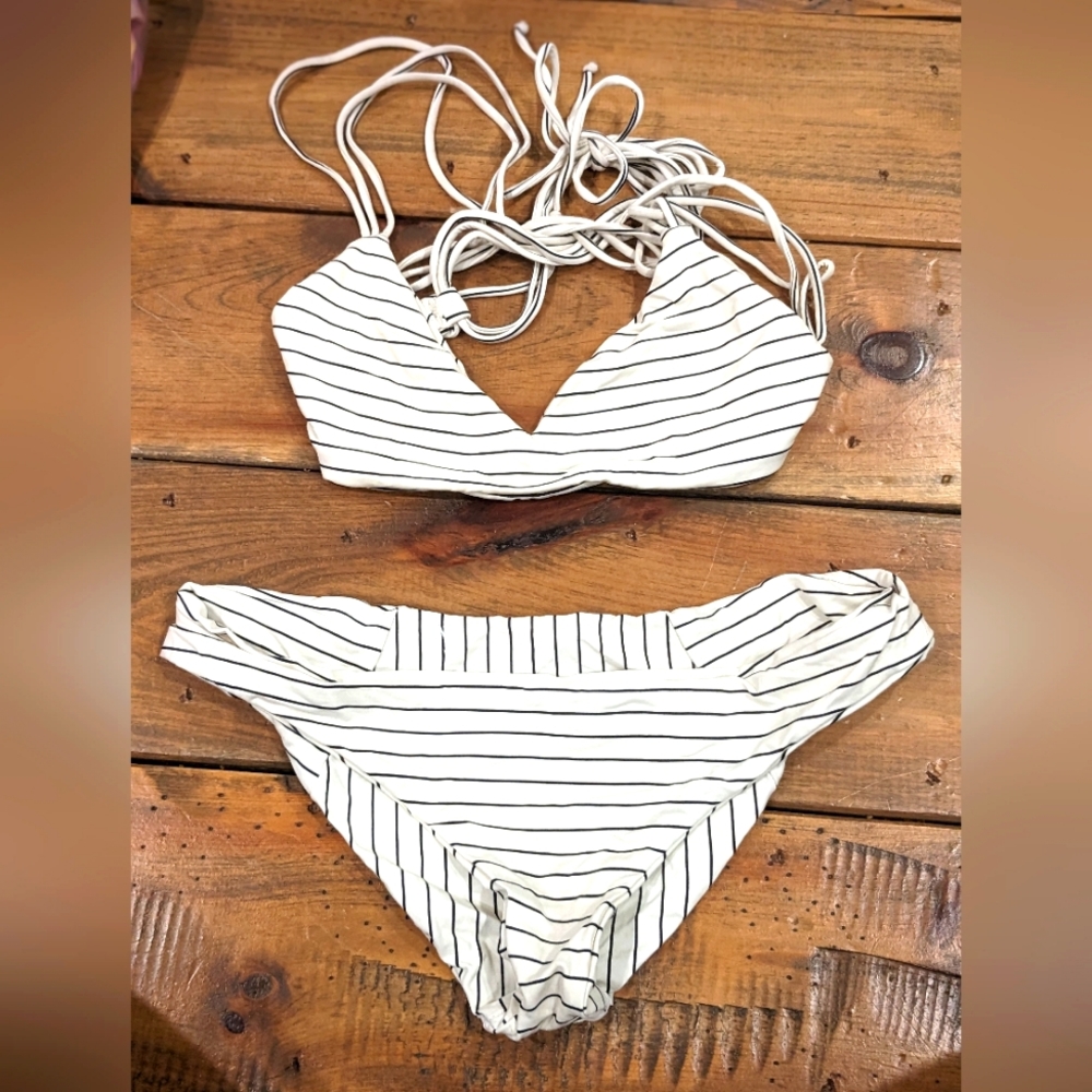 Solid And Striped Bikini Set - image 1